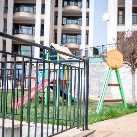 Apartment Queen's Garden Baltschik