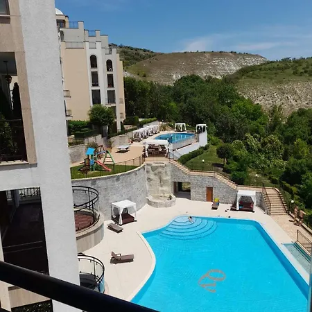 דירה Queen's Garden