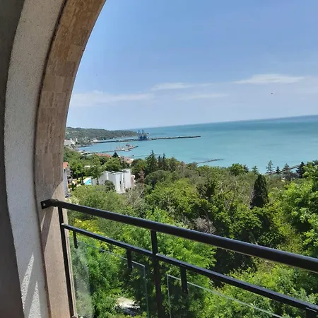 Queen's Garden דירה