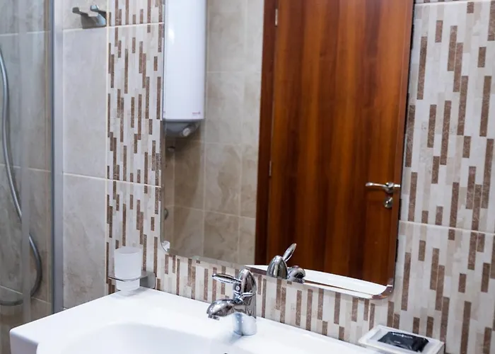 Queen's Garden * בלצ'יק