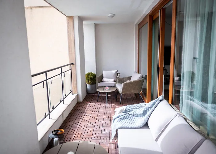 דירה Queen's Garden