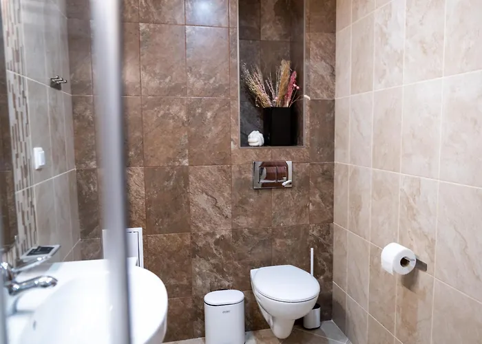 Queen's Garden * בלצ'יק