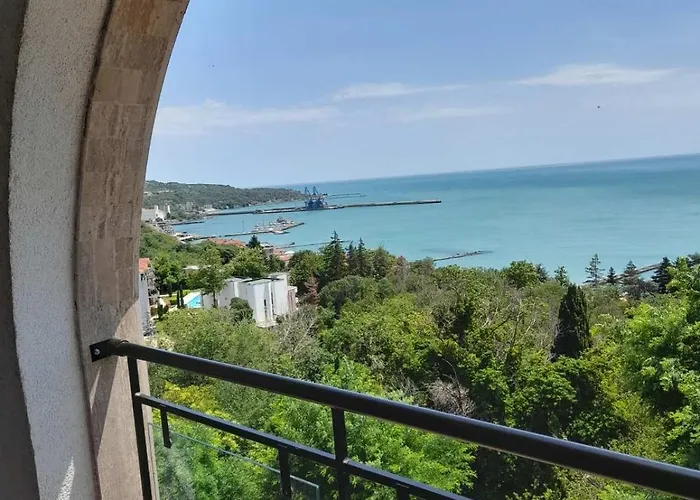 Queen's Garden דירה